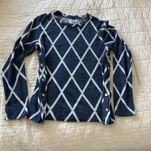 Nom Maternity snap side sweater S - great for maternity and nursing seasons